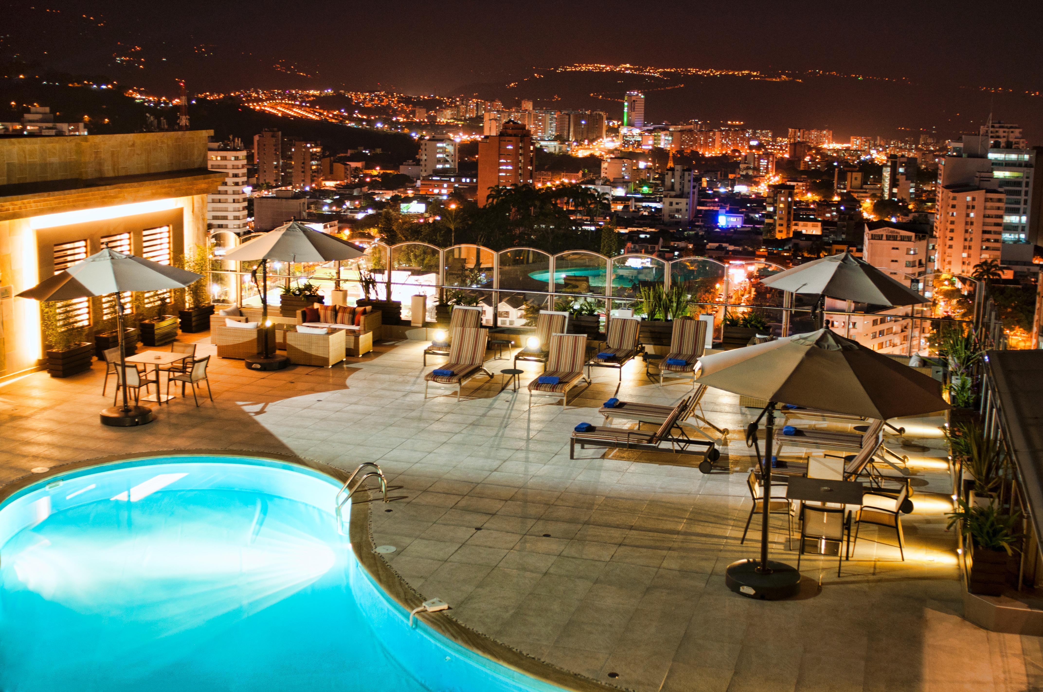 Hotel Dann Carlton Bucaramanga Exterior foto View from the hotel's rooftop