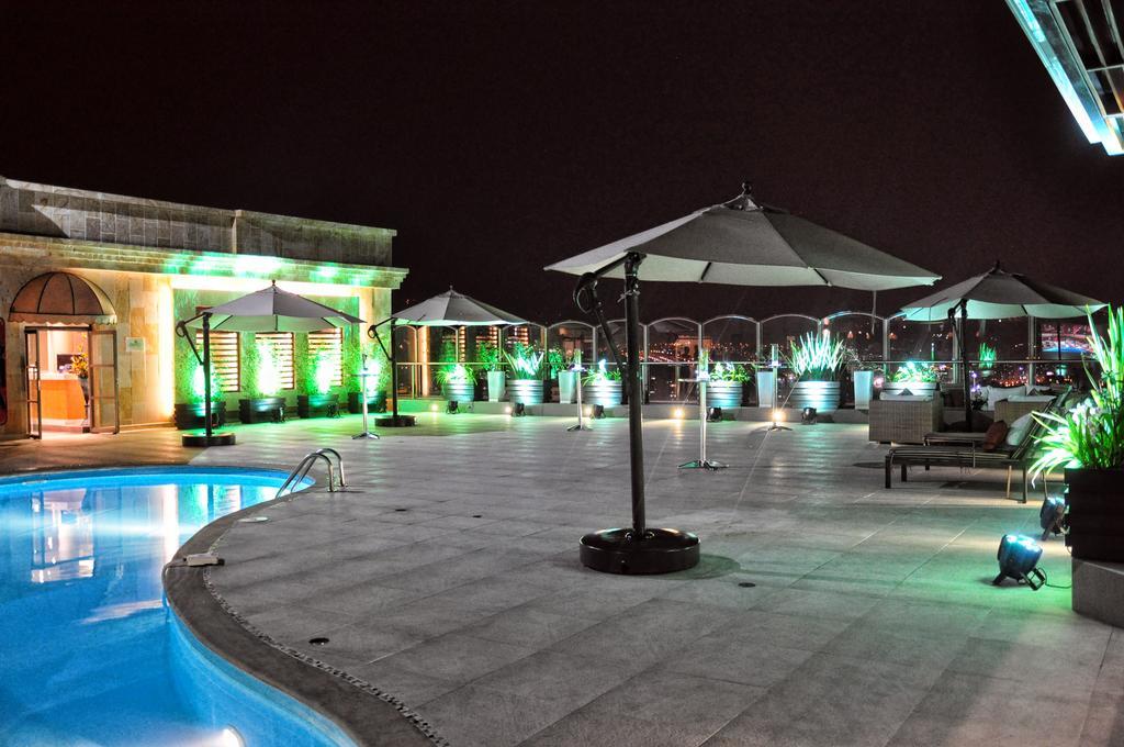 Hotel Dann Carlton Bucaramanga Exterior foto The pool at the rooftop